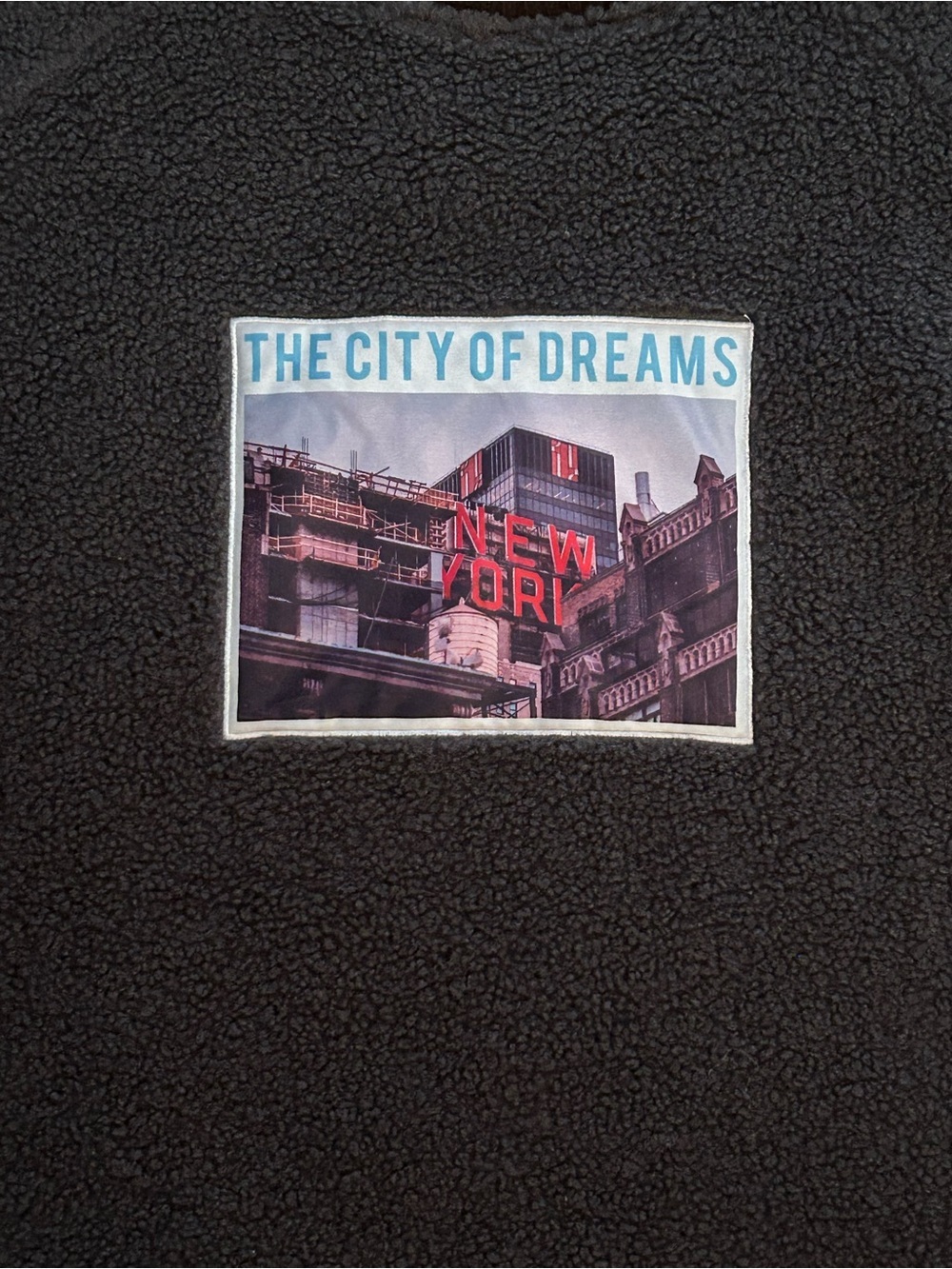 "The City of Dreams" Romi Story New York Sherpa Fleece Pullover Plus Size - Picture 4 of 5